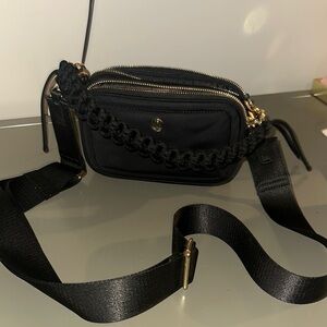 LuLuLemon crossbody camera bag with Top Handle 2L NOT SOLD ANYMORE